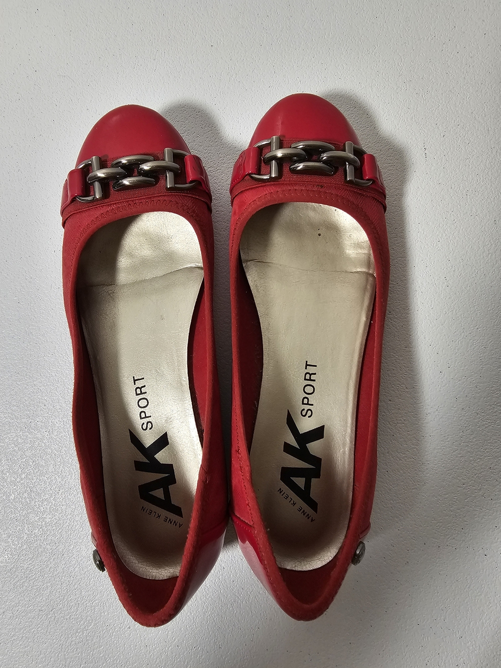 AK Sport Women’s Red Ballet Flat Slip-On Chain Accent Round Toe Comfort 8